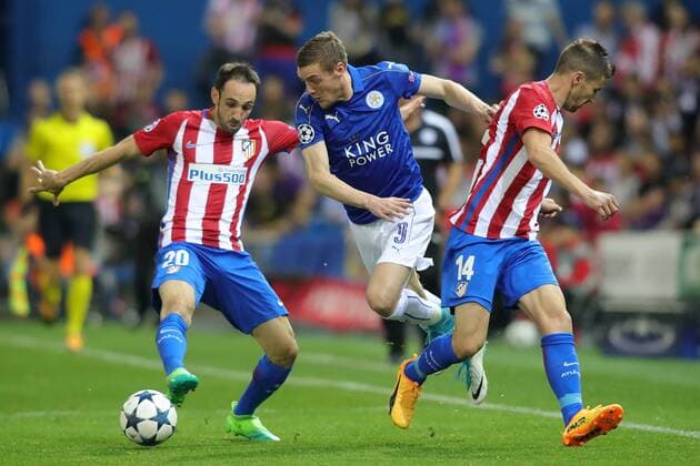 Atletico de Madrid s Juanfran Torres (l) and Gabi Fernandez (r) and Leicester City FC s Jamie Vardy during Champions League 2016 2017 Quarter-finals 1st leg match. April 12,2017.  (2017041207)