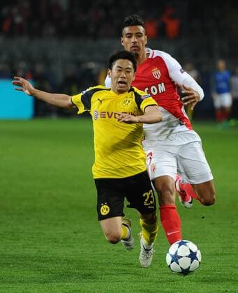 12.04.2017, xmhx, Fussball UEFA Champions League, Borussia Dortmund - AS Monaco, emspor, v.l. Shinji Kagawa (Borussia Dortmund), Nabil Dirar (AS Monaco) Dortmund