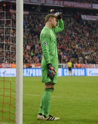 12.04.2017, Fussball Champions-League 2016 2017, Viertelfinale Hinspiel, FC Bayern München - Real Madrid, in der Allianz-Arena München. Torwart Manuel Neuer (FC Bayern München) frustriert. 