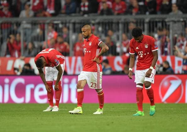 12.04.2017, Fussball, UEFA Champions League, Saison 2016 2017, Viertelfinale, FC Bayern Muenchen - Real Madrid, v.li., Jerome Boateng (Bayern Muenchen), Arturo Vidal (Bayern Muenchen), David Alaba (Bayern Muenchen)