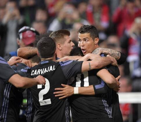 12.04.2017, Fussball Champions-League 2016 2017, Viertelfinale Hinspiel, FC Bayern München - Real Madrid, in der Allianz-Arena München. Torjubel Christiano Ronaldo (re, Real Madrid). 