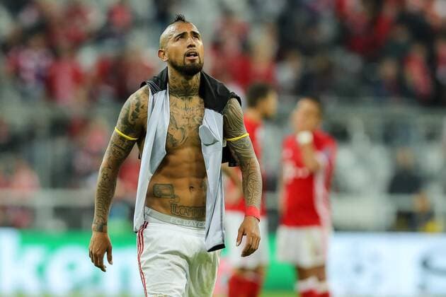 Munich, Germany 12.04.2017, UEFA Champions League - 2016 17 Season, Quarter Final: First leg, FC Bayern Muenchen - Real Madrid, Arturo Erasmo Vidal (FCB) enttaeuscht, enttaeuschung ( DeFodi048
