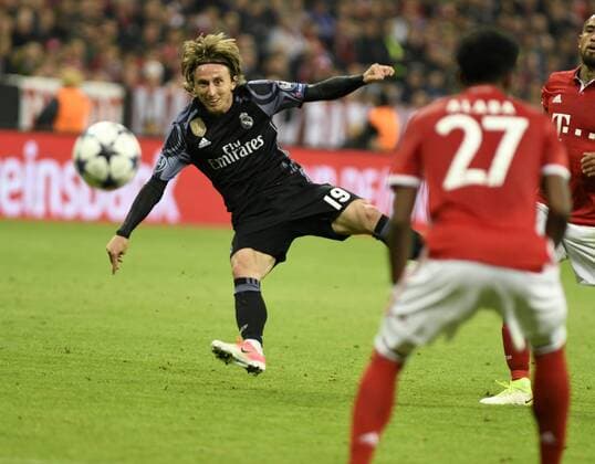 Luka Modric in Aktion beim Fußball Champions League Heimspiel des FC Bayern München gegen Real Madrid am 12.04.2017 in München. Luka Modric in Aktion beim Fußball Champions League Heimspiel des FC Bayern München gegen Real Madrid am 12.04.2017 in München.