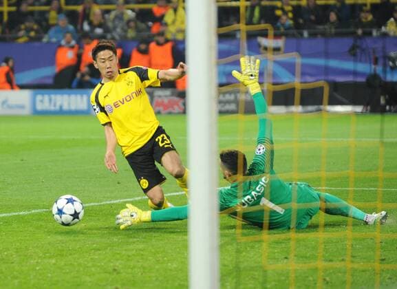 Championsleague Viertelfinale: Borussia Dortmund - AS Monaco 12.04.2017. Shinji Kagawa (BvB) vor Tw. Danijel Subasic (Monaco). HM