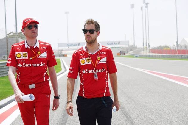 Sebastian Vettel (Scuderia Ferrari) besichtigt mit Renningenieur Riccardo Adami die Strecke, Grosser Preis von Bahrain 2017, Media Day, Motorsport, Formel 1, 13.04.2017, Sachir Copyright: xAndre Eibner-Pressefotox EP_JAE