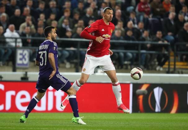 Anderlecht s Ivan Obradovic and Manchester s Zlatan Ibrahimovic fight for the ball during a soccer game between Belgian team RSC Anderlecht and English club Manchester United ManU F.C. in Brussels, Thursday 13 April 2017, the first leg of the quarter finals of the Europa League competition. VIRGINIExLEFOUR  x05081067x