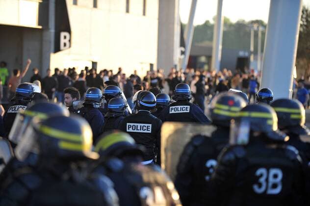 ILLUSTRATION - SUPPORTERS - PARVIS - INCIDENTS - SECURITE - POLICE FOOTBALL : Lyon vs Besiktas - Europa League - 13 04 2017 FEP Panoramic 
