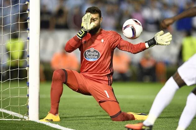 Celta s goalkeeper Sergio Alvarez pictured in action during a soccer game between Spanish club Real Club Celta de Vigo and Belgian team KRC Genk, Thursday 13 April 2017, in Vigo, Spain, the first leg of the quarter finals of the Europa League competition. YORICKxJANSENS  x05081164x