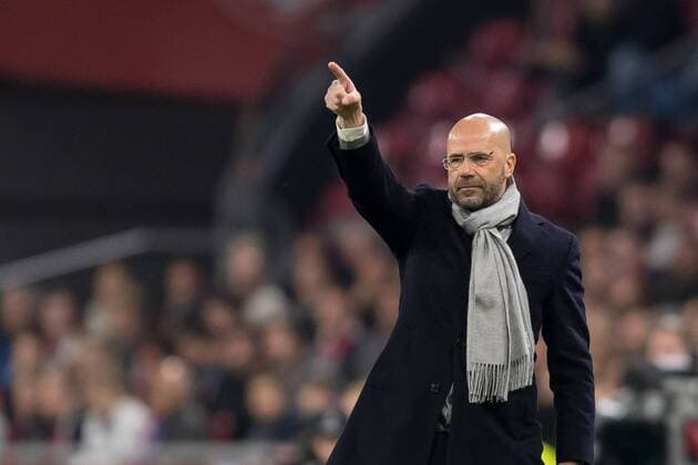 Amsterdam, Netherlands 13.04.2017, UEFA Europa League - 2016 17 Season, Ajax Amsterdam - FC Schalke 04, Trainer Peter Bosz (Ajax) gestikuliert ( DeFodi001