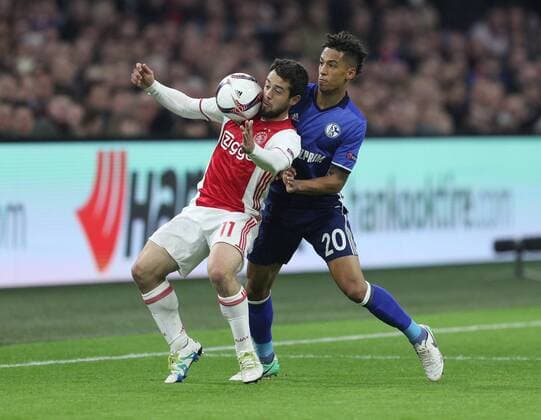 13.04.2017, Fussball, UEFA Europa League, Saison 2016 2017, Viertelfinale, Ajax Amsterdam - FC Schalke 04, min Younes (Ajax Amsterdam), li., gegen Thilo Kehrer (Schalke 04)