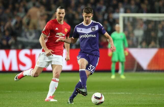 Anderlecht s Leander Dendoncker pictured in action during a soccer game between Belgian team RSC Anderlecht and English club Manchester United ManU F.C. in Brussels, Thursday 13 April 2017, the first leg of the quarter finals of the Europa League competition. VIRGINIExLEFOUR  x05081188x