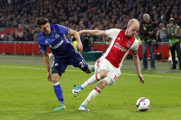 (L-R) Alessandro Schopf of FC Schalke 04, Davy Klaassen of Ajaxduring the UEFA Europa League quarter final match between Ajax Amsterdam and FC Schalke 04 at the Amsterdam Arena on April 13, 2017 in Amsterdam, The Netherlands Ajax v FC Schalke 04 UEFA Europa League 2016 2017 xVIxxIVx 7563100