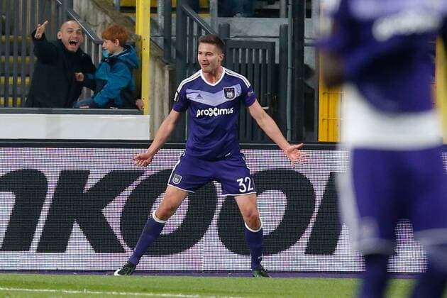 Anderlecht s Leander Dendoncker celebrates after scoring during a soccer game between Belgian team RSC Anderlecht and English club Manchester United ManU F.C. in Brussels, Thursday 13 April 2017, the first leg of the quarter finals of the Europa League competition. BRUNOxFAHY  x05081259x