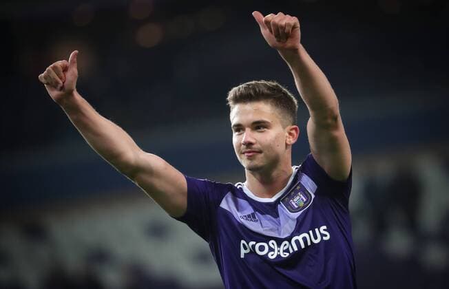 Anderlecht s Leander Dendoncker celebrates after a soccer game between Belgian team RSC Anderlecht and English club Manchester United ManU F.C. in Brussels, Thursday 13 April 2017, the first leg of the quarter finals of the Europa League competition. VIRGINIExLEFOUR  x05081308x