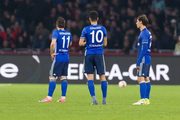 Amsterdam, Netherlands 13.04.2017, UEFA Europa League - 2016 17 Season, Ajax Amsterdam - FC Schalke 04, Yevhen Konoplyanka (S04), Nabil Bentaleb (S04) und Benjamin Stambouli (S04) nach der 2:0 niederlage ( DeFodi001