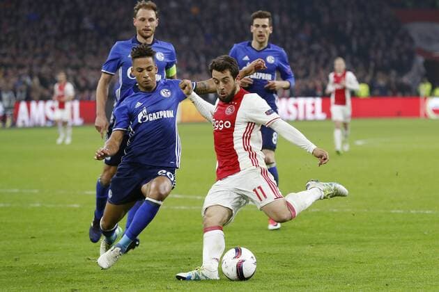 (L-R) Benedikt Howedes of FC Schalke 04, Thilo Kehrer of FC Schalke 04, Amin Younes of Ajaxduring the UEFA Europa League quarter final match between Ajax Amsterdam and FC Schalke 04 at the Amsterdam Arena on April 13, 2017 in Amsterdam, The Netherlands Ajax v FC Schalke 04 UEFA Europa League 2016 2017 xVIxxIVx 7563627