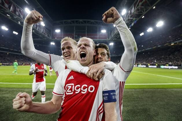 (L-R) Bertrand Traore of Ajax, Donny van de Beek of Ajax, Davy Klaassen of Ajax, Amin Younes of Ajaxduring the UEFA Europa League quarter final match between Ajax Amsterdam and FC Schalke 04 at the Amsterdam Arena on April 13, 2017 in Amsterdam, The Netherlands Ajax v FC Schalke 04 UEFA Europa League 2016 2017 xVIxxIVx 7563934