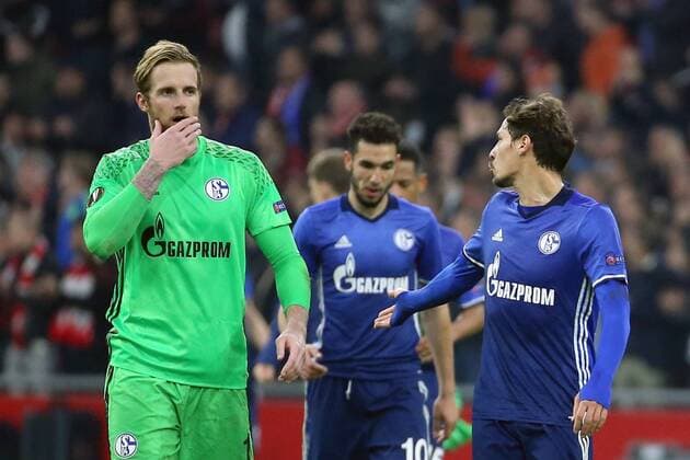 Ralf Faehrmann ( FC Schalke 04 1) Benjamin Stambouli ( FC Schalke 04 17), Ajax Amsterdam vs FC Schalke 04, UEFA Europa League, Viertelfinale, Fussball, 13.04.2017, Amsterdam Copyright: xLangerx xEibner-Pressefotox EP_HLR
