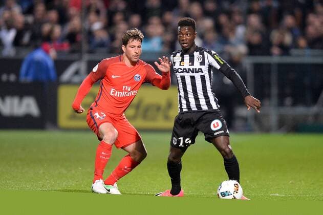 17 MAXWELL (psg) - 19 Nicolas PEPE (sco) FOOTBALL : Angers vs Paris SG - Ligue 1 - 14 04 2017 AnthonyBIBARD FEP Panoramic 