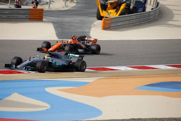 Motorsports: FIA Formula One World Championship WM Weltmeisterschaft 2017, Grand Prix of Bahrain, 44 Lewis Hamilton (GBR, Mercedes AMG Petronas F1 Team), Sakhir Bahrain xHOCHxZWEIx