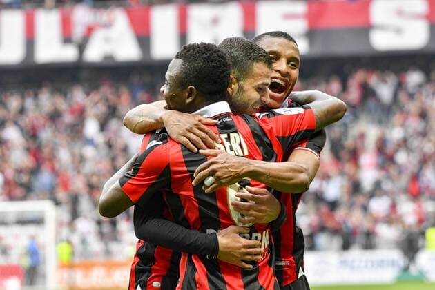 Fußball, OGC Nizza - AS Nancy Joie - Jean Michael Seri (OGC Nice) - Valentin Esseyric (OGC Nice) - Dalbert Henrique (OGC Nice) FOOTBALL : Nice vs Nancy - Ligue 1 - 15 04 2017 NorbertScanella Panoramic 