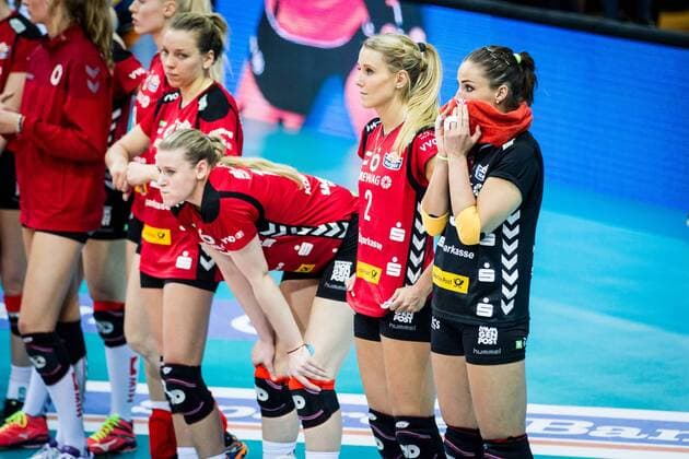 Katherina Schwabe (16 DSC), Jennifer Cross (12 DSC), Mareen Apitz (2 DSC) und Myrthe Matilde Schoot (9 DSC); 1. Volleyball Bundesliga Play-Off Halbfinale 3: Allianz MTV Stuttgart vs Dresdner SC, SCHARRena, Stuttgart Germany, 20170415; Stuttgart Copyright: xWuechner Eibner-Pressefotox EP_NWR