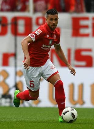 15.04.2017, xmhx, Fussball 1.Bundesliga, 1.FSV Mainz 05 - Hertha BSC Berlin, emspor, v.l. Danny Latza (1.FSV Mainz 05) FREISTELLER Mainz