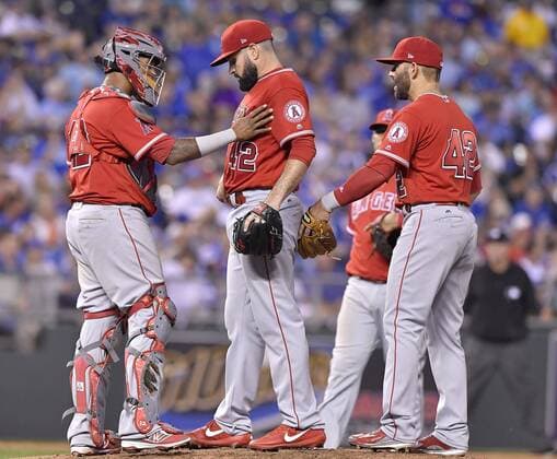 April 15, 2017 - Kansas City, MO, USA - Los Angeles Angels starting pitcher Matt Shoemaker waits to be relieved in the sixth inning against the Kansas City Royals at Kauffman Stadium in Kansas City, Mo., on Saturday, April 15, 2017. LA Angels at Kansas City - ZUMAm67_ 20170415_zaf_m67_066 Copyright: xJohnxSleezerx