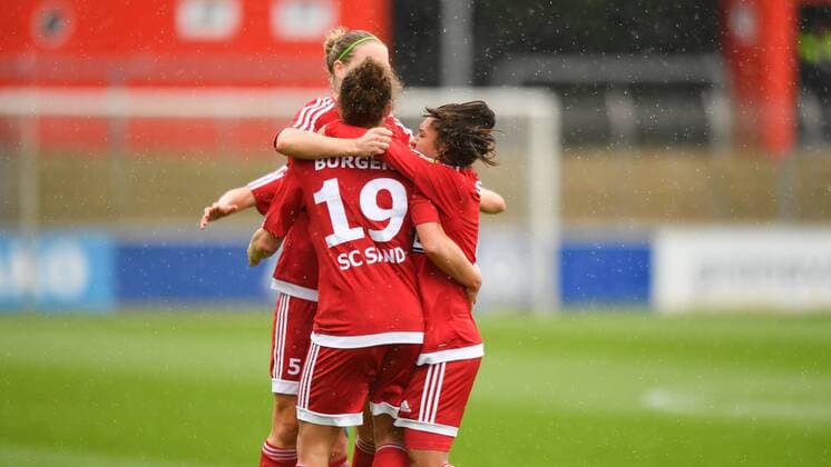 Jubel, Freuen, celebrate, happy, cheer , Goal Celebration SC Sand zum 0:1 Diane Caldwell (SC Sand) (5) mit Leticia Santos (SC Sand) (2) und Torschützin Nina Burger (SC Sand) (19), DFB Pokal - Halbfinale , Bayer 04 Leverkusen - SC Sand, xmkx
