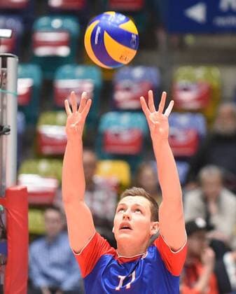 16.04.2017, xhbx, Volleyball Herren Playoffs, United Volleys - Berlin Recycling Volleys, emspor, v.l. Jan Zimmermann (United Volleys) Frankfurt am Main