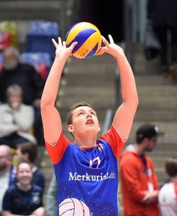 16.04.2017, xhbx, Volleyball Herren Playoffs, United Volleys - Berlin Recycling Volleys, emspor, v.l. Jan Zimmermann (United Volleys) Frankfurt am Main
