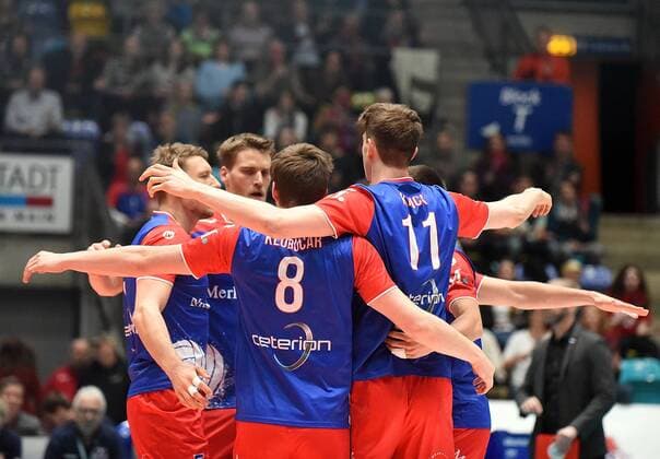 16.04.2017, xhbx, Volleyball Herren Playoffs, United Volleys - Berlin Recycling Volleys, emspor, v.l. Spieler, Mannschaft von United Volleys jubeln jubelt Frankfurt am Main