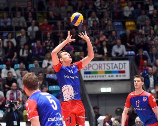 16.04.2017, xhbx, Volleyball Herren Playoffs, United Volleys - Berlin Recycling Volleys, emspor, v.l. Lukas Bauer (United Volleys), Jan Zimmermann (United Volleys), Christian Dünnes (United Volleys) Frankfurt am Main
