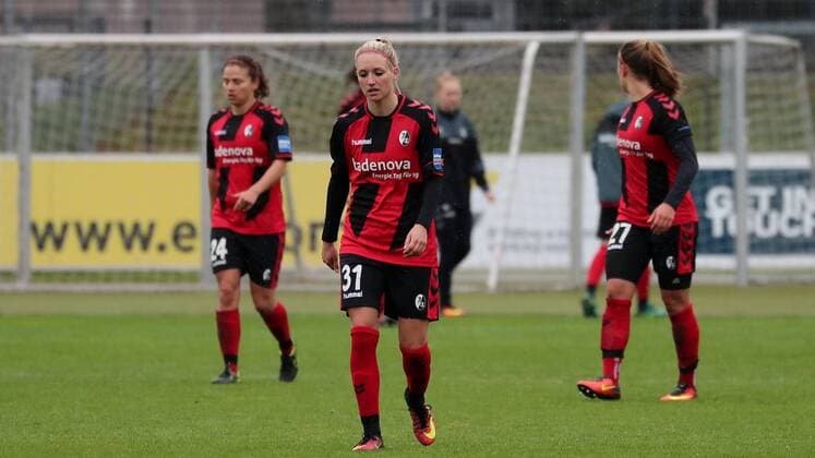 Selina Wagner (Freiburg, 31), enttäuscht schauend, Enttäuschung, Frustration, disappointed, pessimistisch, Fussball, DFB-Pokal der Frauen, Halbfinale, SC Freiburg - VfL Wolfsburg, xozx