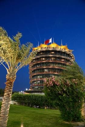 Bilder des Tages - SPORT Motorsports: FIA Formula One World Championship WM Weltmeisterschaft 2017, Grand Prix of Bahrain, Tower Sakhir Bahrain xHOCHxZWEIx