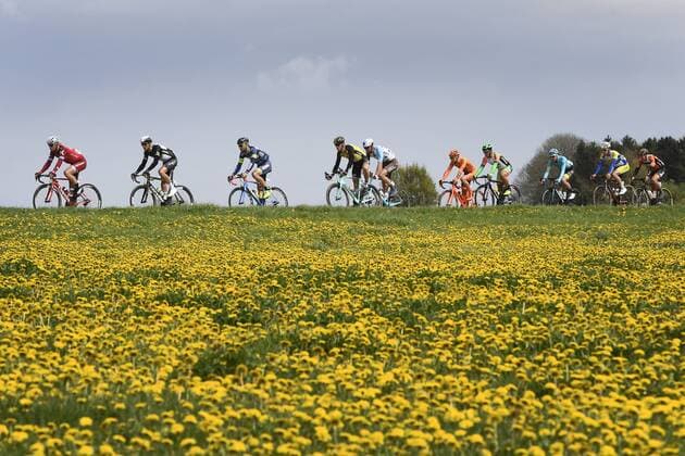 Illustration picture shows the pack of the riders during the 52nd edition of the Amstel Gold Race one day cycling race, 121,6 km from Maastricht to Valkenburg, The Netherlands, Sunday 16 April 2017. YORICKxJANSENS  x05082427x