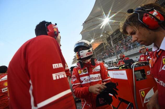 Sebastian Vettel (Scuderia Ferrari) vor dem Rennen in der Startaufstellung, Grosser Preis von Bahrain 2017, Rennen, Motorsport, Formel 1, 16.04.2017, Sakhir Copyright: xAndre Eibner-Pressefotox EP_JAE