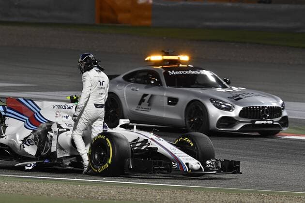 Grand Prix Bahrain, Sakhir Int. circuit, Manama, Bahrain, Formula1, Round 3, 2017. Motorsports: FIA Formula One World Championship WM Weltmeisterschaft 2017, Grand Prix of Bahrain, 18 Lance Stroll ( CAN, Williams Martini Racing), Crash Sakhir Bahrain xHOCHxZWEIx