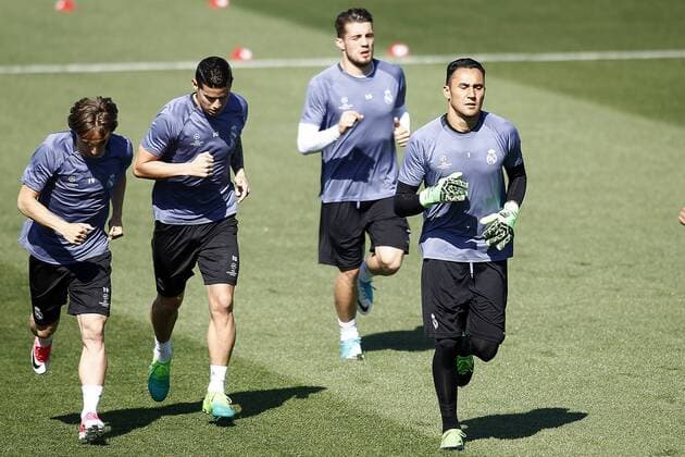 Real Madrid s Luka Modric, James Rodriguez, Mateo Kovacic and Keylor Navas during training session. April 17,2017.  (2017041712)