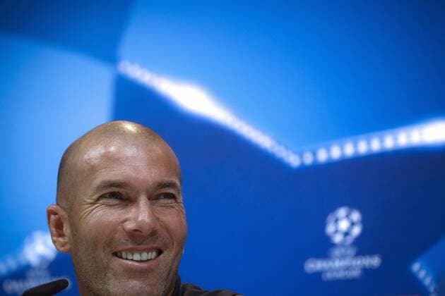 Themen der Woche - Sport Bilder des Tages - SPORT Real Madrid s head coach Zinedine Zidane during a press conference PK Pressekonferenz held at the end of a team s training session at Valdebebas Sports City in Madrid, Spain, 17 April 2017. Real Madrid will face Bayern Munich in a Champions League quarter finals second leg soccer match on 18 April. PRESS CONFERENCE !ACHTUNG: NUR REDAKTIONELLE NUTZUNG!  Copyright: xEmilioxNaranjox GRA033 20170417-636280347109537173