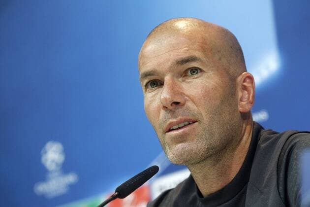 Real Madrid s coach Zinedine Zidane in press conference PK Pressekonferenz after training session. April 17,2017.  (20170417149)