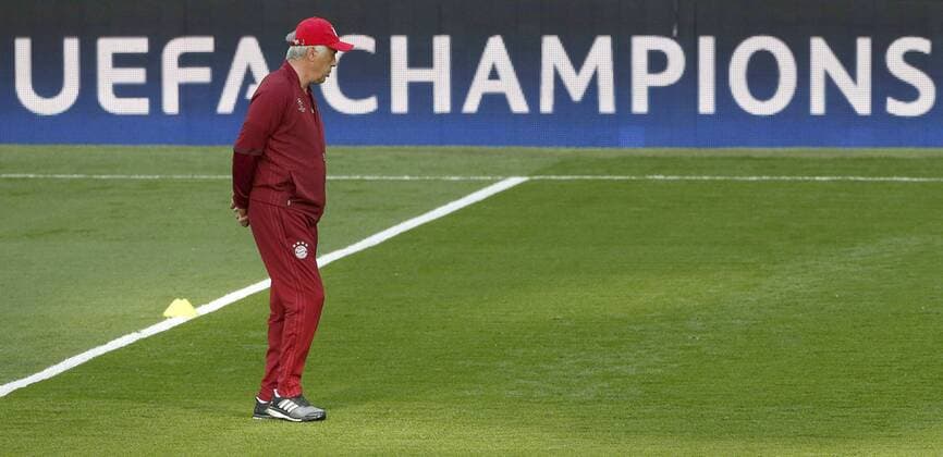 Bayern Munich s Italian head coach Carlo Ancelotti during the training of the team held at Santiago Bernabeu stadium in Madrid, Spain, 17 April 2017. Real Madrid will face Bayern Munich in a Champions League quarter finals second leg soccer match on 18 April. BAYERN MUNICH S TRAINING !ACHTUNG: NUR REDAKTIONELLE NUTZUNG!  Copyright: xKikoxHuescax 20170417-636280559971770576
