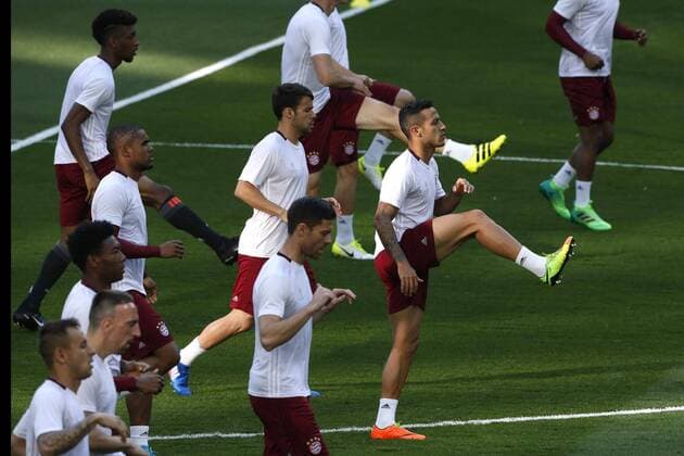 Bayern Munich s players during the training of the team held at Santiago Bernabeu stadium in Madrid, Spain, 17 April 2017. Real Madrid will face Bayern Munich in a Champions League quarter finals second leg soccer match on 18 April. BAYERN MUNICH S TRAINING !ACHTUNG: NUR REDAKTIONELLE NUTZUNG!  Copyright: xKikoxHuescax 20170417-636280561884930048