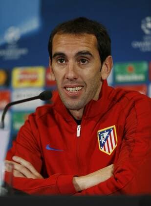 Fußball, CL, Atletico Madrid Pressekonferenz Rueda de prensa de Godin un dia antes del partido de la Liga de Campeones contra el Leicester. Godin attends press conference PK Pressekonferenz the day before the Champions League match against Leicester. xÃngelxRiverox 