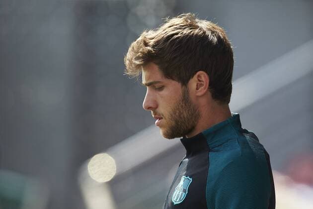 Spanish midfielder Sergi Roberto arrives for a training session at the team s Joan Gamper sports facilities in Barcelona, northeastern Spain, 18 April 2017. FC Barcelona Barca will face Juventus in a UEFA Champions League quarter final second leg match on 19 April 2017 at the Nou Camp stadium. Training session of FC Barcelona !ACHTUNG: NUR REDAKTIONELLE NUTZUNG!  Copyright: xALEJANDROxGARCÍAx B15 20170418-636281206052464371