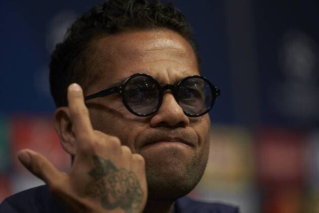 Juventus Brazilian defender Dani Alves during the press conference PK Pressekonferenz held at Camp Nou stadium in Barcelona, northeastern Spain, 18 April 2017. FC Barcelona Barca will face Juventus in a UEFA Champions League quarter final second leg match on 19 April 2017 at the Nou Camp stadium. JUVENTUS PRESS CONFERENCE !ACHTUNG: NUR REDAKTIONELLE NUTZUNG!  Copyright: xALEJANDROxGARCIAx B19 20170418-636281425332776827