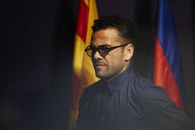Juventus Brazilian defender Dani Alves during the press conference PK Pressekonferenz held at Camp Nou stadium in Barcelona, northeastern Spain, 18 April 2017. FC Barcelona Barca will face Juventus in a UEFA Champions League quarter final second leg match on 19 April 2017 at the Nou Camp stadium. JUVENTUS PRESS CONFERENCE !ACHTUNG: NUR REDAKTIONELLE NUTZUNG!  Copyright: xALEJANDROxGARCIAx B19 20170418-636281425467715097