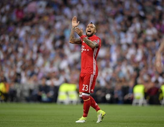 18.04.2017, Fussball Champions-League 2016 2017, Viertelfinale Rückspiel, Real Madrid - FC Bayern München, im Estadio Bernabeu in Madrid, Arturo Vidal (FC Bayern München) unzufrieden. 