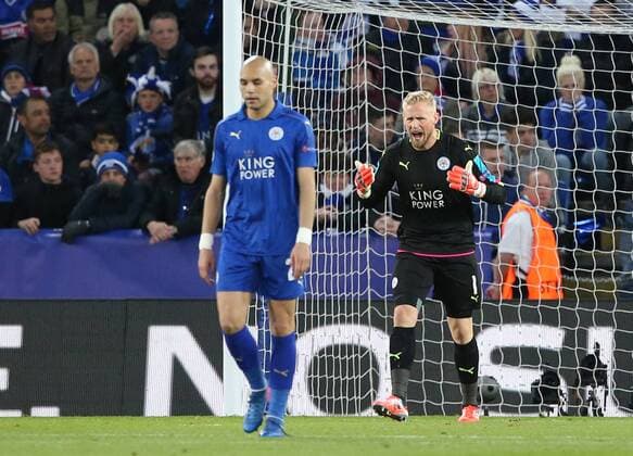 Leicester s Kasper Schmeichel looks on dejected after Atletico s Saul Niguez scores his sides opening goal during the Champions League Quarter-Final 2nd leg match at the King Power Stadium, Leicester. Picture date: April 18th, 2017. Pic credit should read: David Klein Sportimage EDITORIAL USE ONLY. No use with unauthorised audio, video, data, fixture lists, club league logos or live services. Online in-match use limited to 120 images, no video emulation. No use in betting, games or single club league player publications.