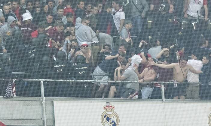 Madrid, 18.04.2017 Bayern Fans werden von spanischer Polizei angegriffen Real Madrid - Bayern München